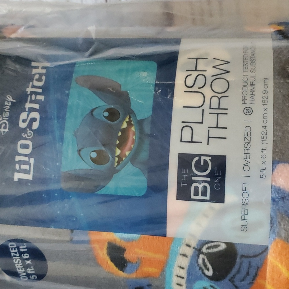 🆕️ DISNEY HALLOWEEN STITCH OVERSIZED PLUSH THROW 💙 - Picture 5 of 5
